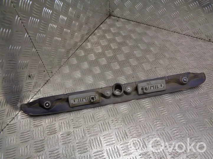 Opel Zafira A Becquet de lunette arrière 90579631