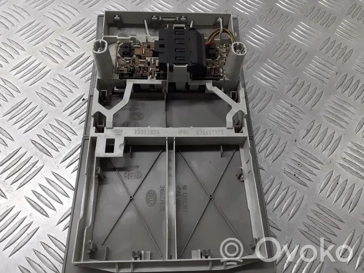 Opel Astra H Panel oświetlenia wnętrza kabiny 31111824