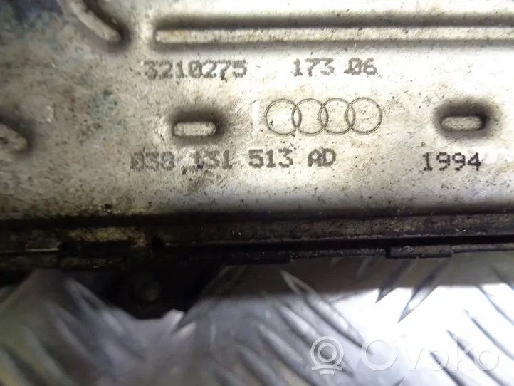 Volkswagen PASSAT B5.5 Supporto della valvola di raffreddamento EGR 038131513AD