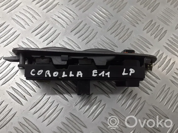 Toyota Corolla E110 Support bouton lève vitre porte avant 