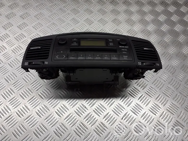 Toyota Corolla E120 E130 Panel / Radioodtwarzacz CD/DVD/GPS 86120-02260