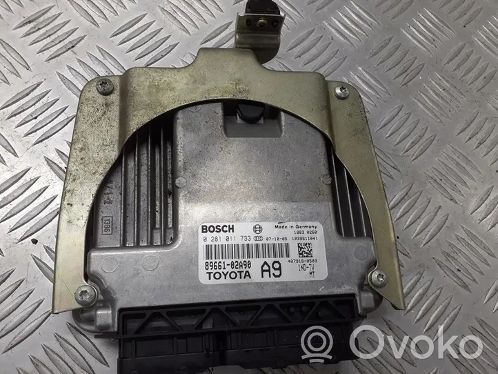 Toyota Corolla E120 E130 Komputer / Sterownik ECU silnika 89661-02A90