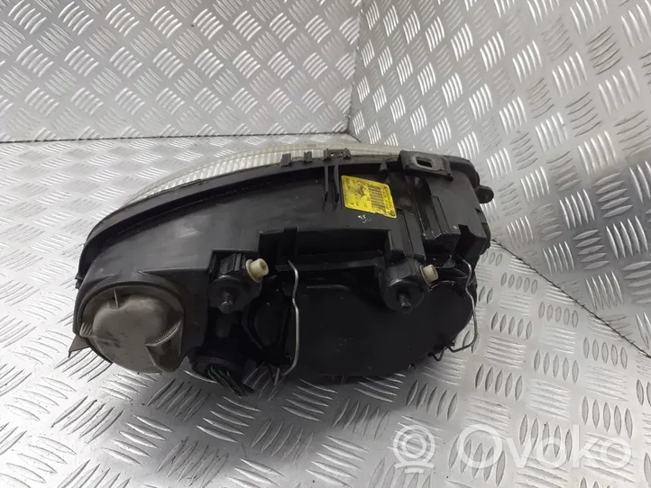 Alfa Romeo GT Lampa przednia 60681584