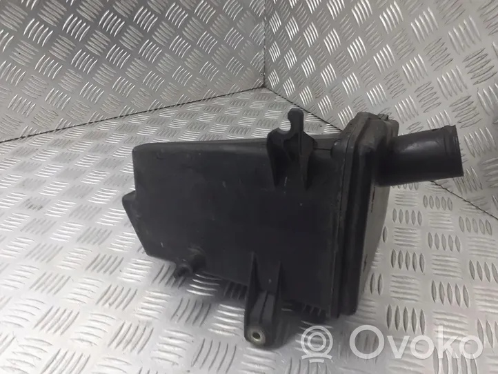 Nissan Primera Support, boîtier de filtre à air 