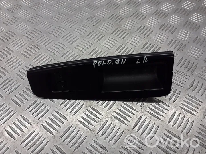 Volkswagen Polo IV 9N3 Rivestimento pulsantiera finestrino della portiera anteriore 6Q1867171