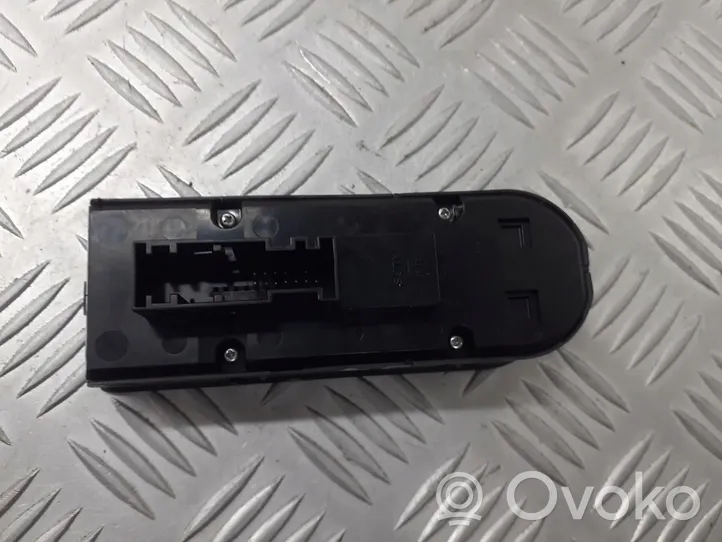 Opel Zafira B Support bouton lève vitre porte avant 13228706