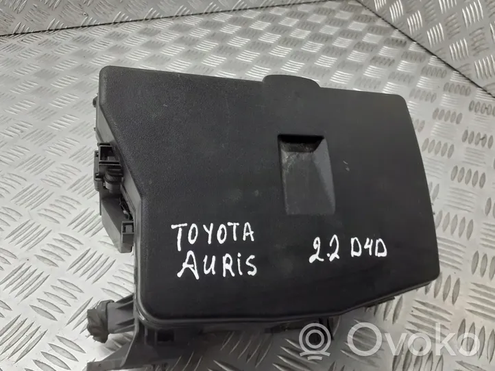 Toyota Auris 150 Dangtelis saugiklių dėžės 82662-02190