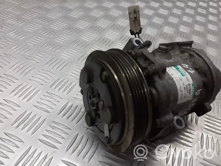 Opel Tigra B Ilmastointilaitteen kompressorin pumppu (A/C) 24461719