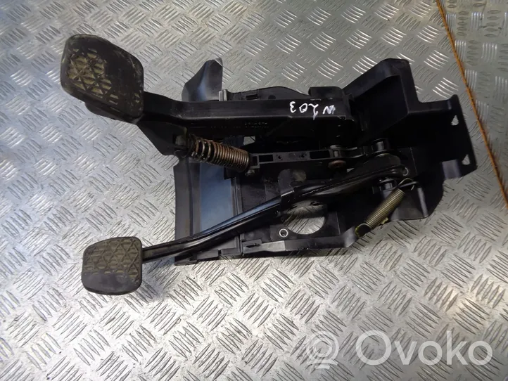 Mercedes-Benz Vito Viano W638 Pedale del freno A2036891708