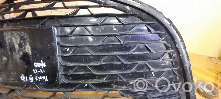 Toyota Yaris Grille calandre supérieure de pare-chocs avant 