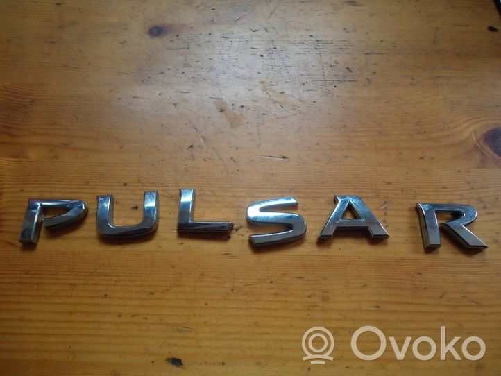 Nissan Pulsar Gamintojo ženkliukas/ modelio raidės 