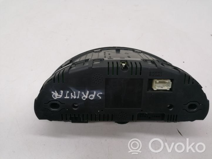 Mercedes-Benz 309 Speedometer (instrument cluster) 1042993