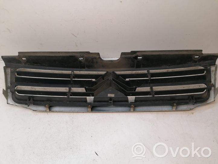 Citroen Jumper Grille calandre supérieure de pare-chocs avant 1304699070