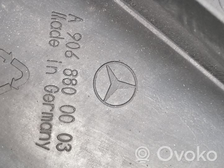 Mercedes-Benz 309 Jäähdyttimen kehyksen suojapaneeli A9068800003