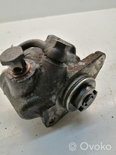 Renault Master II Pompe de direction assistée 7700300535