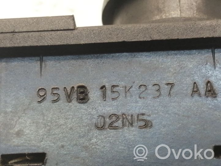 Ford Transit Interruptor de luz antiniebla 95VB15K237AA