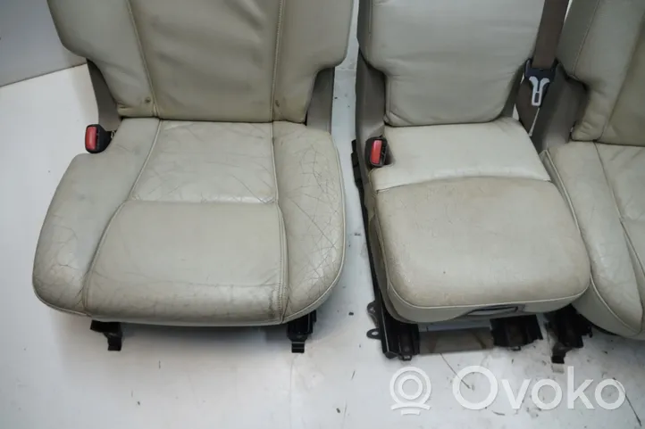 Volvo XC90 Toisen istuinrivin istuimet 