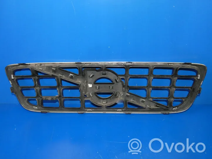 Volvo V70 Front bumper upper radiator grill 