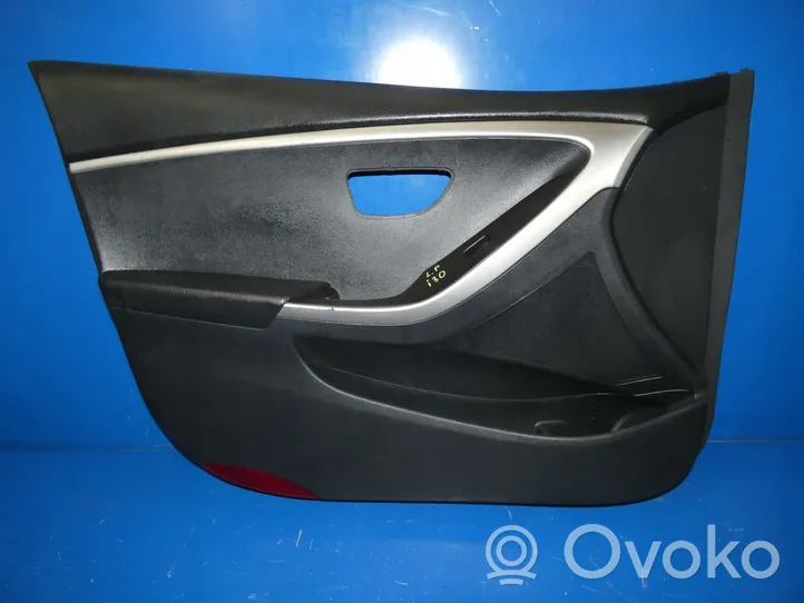 Hyundai i30 Rivestimento del pannello della portiera anteriore 