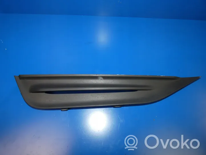 Volvo S60 Grotelės apatinės (trijų dalių) 