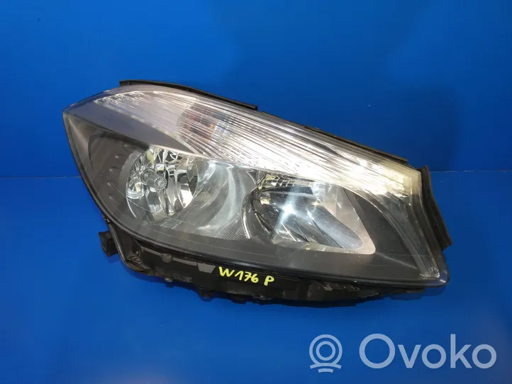 Mercedes-Benz A W176 Lampa przednia 