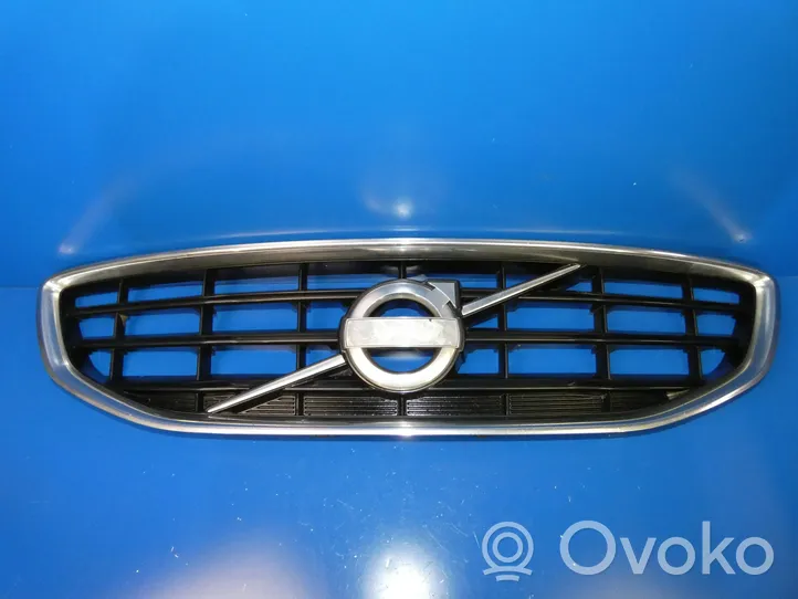 Volvo V40 Grille de calandre avant 