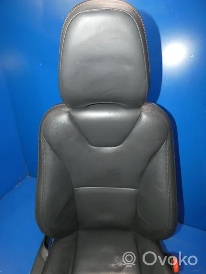 Volvo XC60 Fotel przedni pasażera 