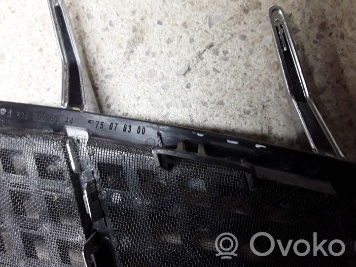 Mercedes-Benz SL R231 Grill / Wlot powietrza błotnika przedniego A2317500044