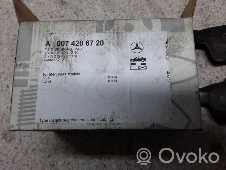 Mercedes-Benz E W212 Stabdžių kaladėlės (Priekinės) A0074206720