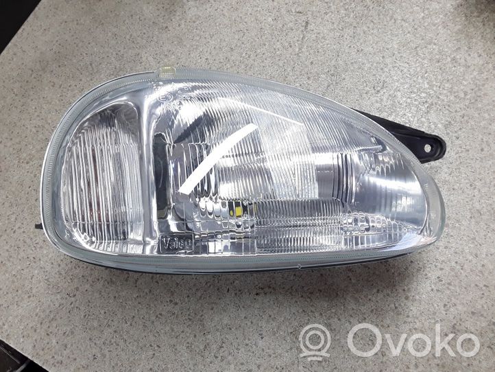 Opel Corsa B Priekinis žibintas 90444787