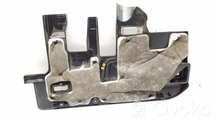 Volkswagen Touareg I Garniture panneau inférieur de tableau de bord 7L0819667