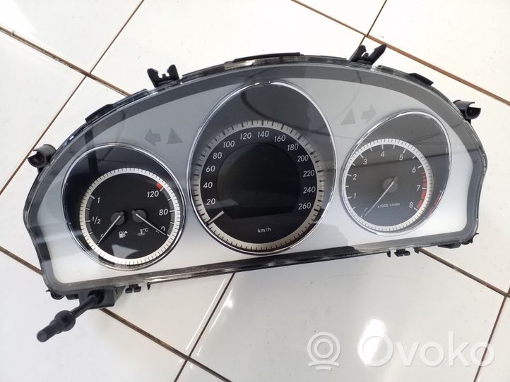 Mercedes-Benz C W204 Tachimetro (quadro strumenti) A2049000905