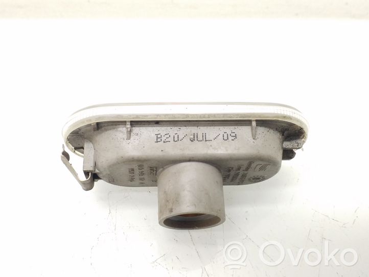 Seat Exeo (3R) Etupuskurin suuntavilkku 6L0949117A