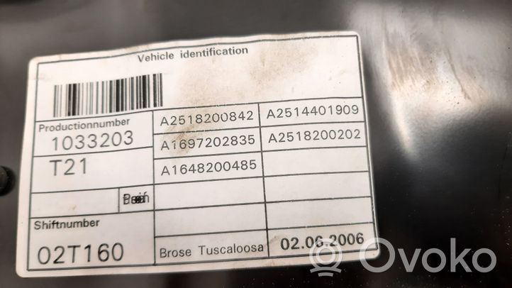 Mercedes-Benz R W251 Etuikkunan nostomekanismi ilman moottoria A2518200842