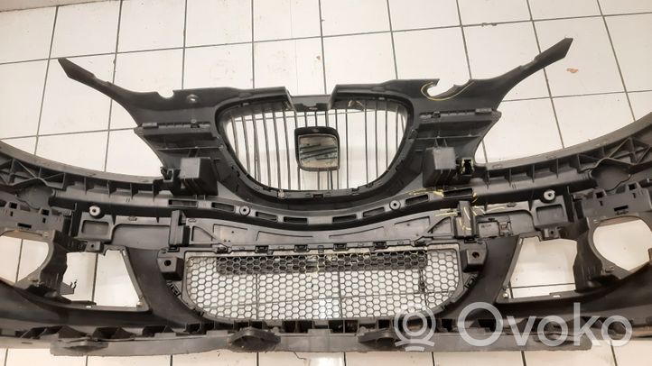 Seat Altea Zderzak przedni 5P0807231