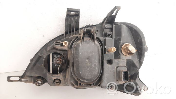 Mercedes-Benz ML W163 Lampa przednia 1638200049