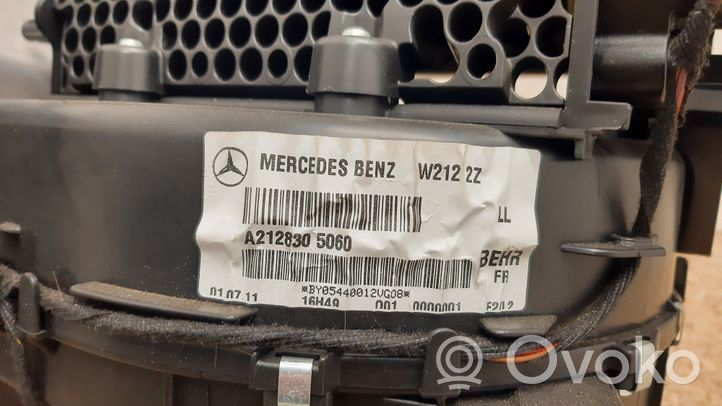 Mercedes-Benz E C207 W207 Salono oro mazgo komplektas A2128305060