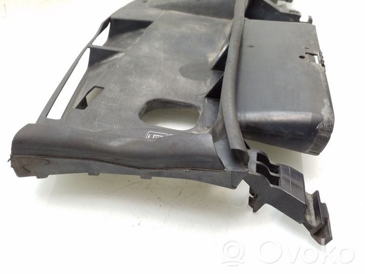 Mercedes-Benz E W212 Garniture de radiateur A0005840526