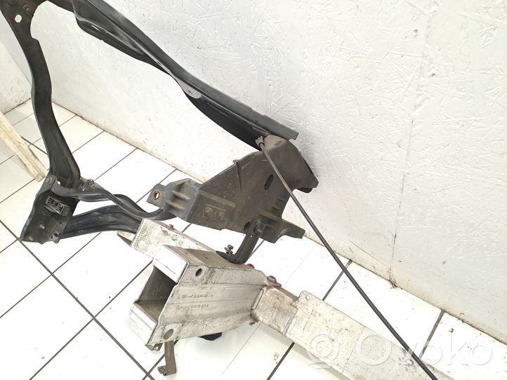 Mercedes-Benz E W212 Pannello di supporto del radiatore A2126200595