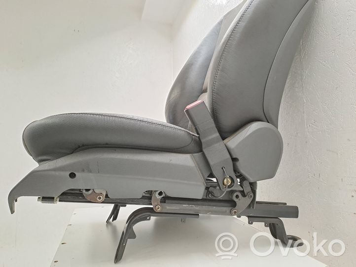Mercedes-Benz ML W163 Fotel przedni pasażera A1639100050