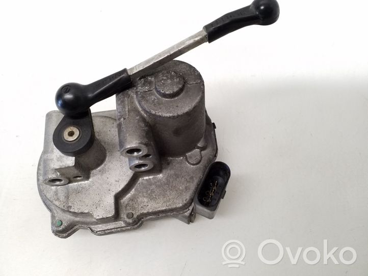 Volkswagen Touareg I Intake manifold valve actuator/motor 059129086M