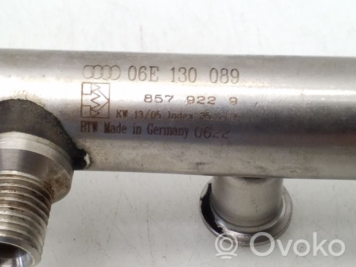 Audi A6 S6 C6 4F Listwa wtryskowa 06E130089