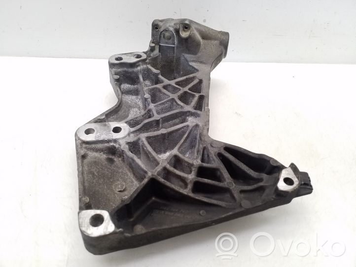 Mercedes-Benz Vito Viano W447 Engine mounting bracket A6222230001