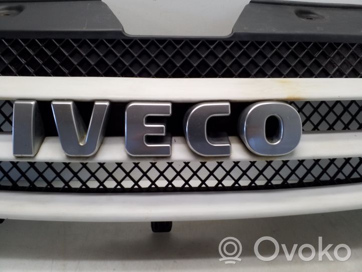 Iveco Daily 35.8 - 9 Griglia superiore del radiatore paraurti anteriore 3802801