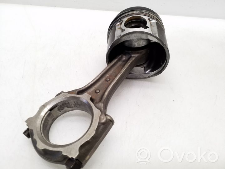 Opel Astra H Piston avec bielle P885