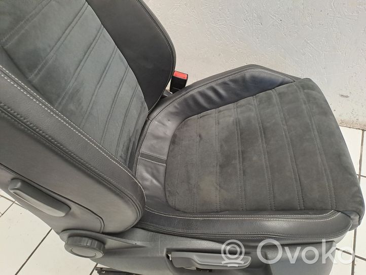 Volkswagen PASSAT CC Innenraum komplett 3C8867012