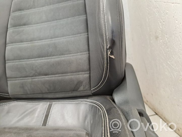 Volkswagen PASSAT CC Juego interior 3C8867012