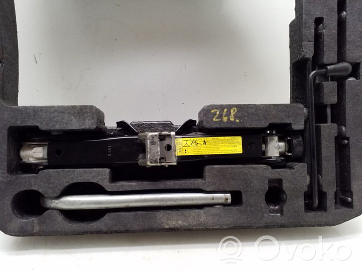 Audi A4 S4 B8 8K Tool set 8T0012109A