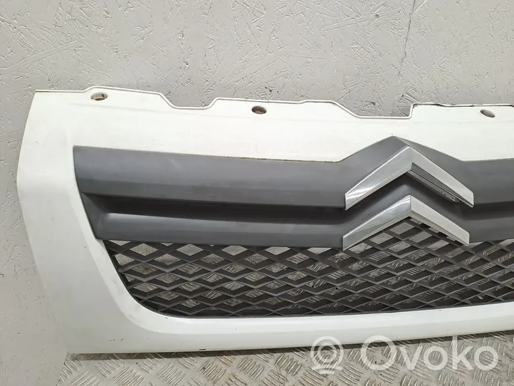 Citroen Jumper Rejilla superior del radiador del parachoques delantero 1308069070