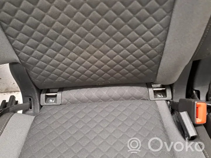 Volkswagen Tiguan Fotele / Kanapa / Komplet 5QA881105